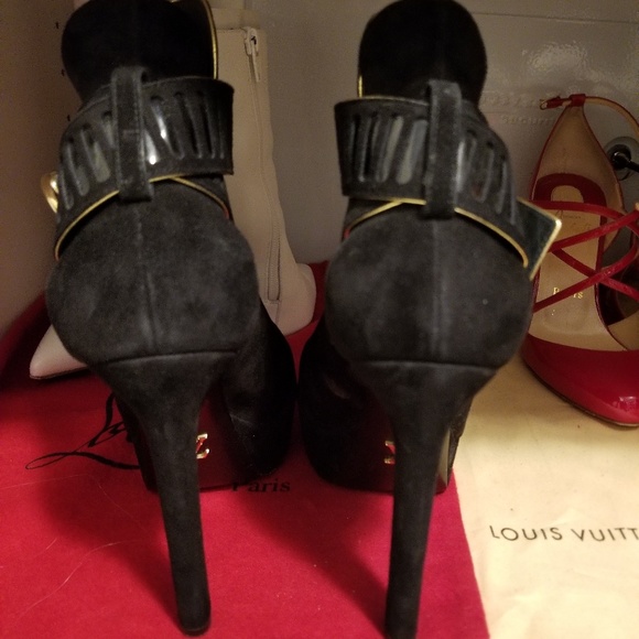 “SOLD” LOUIS VUITTON SUEDE BOOTIES - Picture 3 of 7